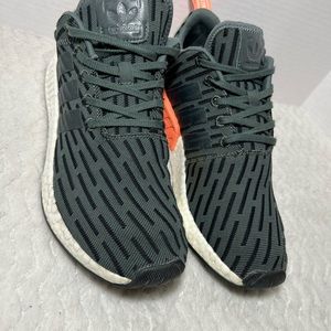 Adidas NMD R2 Women's Size 10 Utility Ivy Green Black White Peach Boost BA7259.